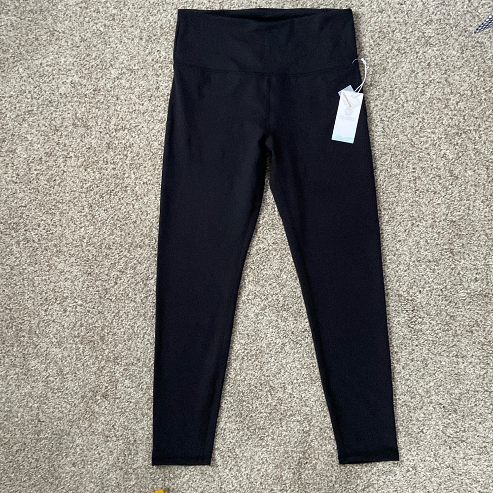 NWT Balance Collection brand. Black yoga contouring leggings. Size L
